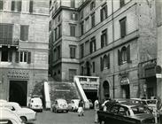 <div>Sopralluoghi per il film</div>
<div>Esterno - Portone e strada della casa di Marcello (Rampa Mignanelli, Roma)</div>
<div><span style="font-size: 10pt;">Foto di Gianni Assenza</span></div>